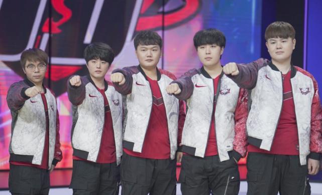 通过收购圣 通过收购圣